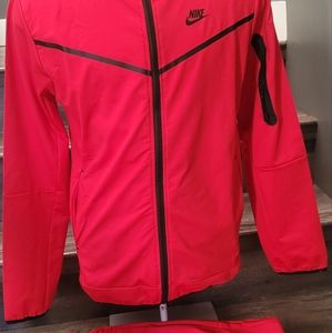 Red nike dri-fit tracksuit large